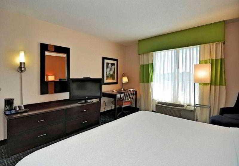 Fairfield Inn And Suites By Marriott Potomac Mills Woodbridge Kültér fotó